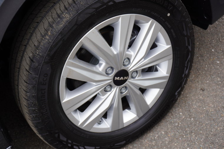 Vehicle Image 14