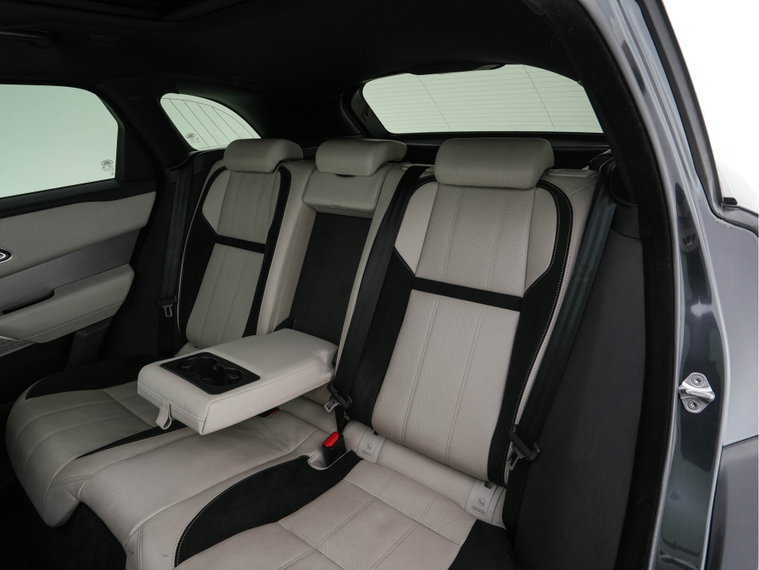 Vehicle Image 25