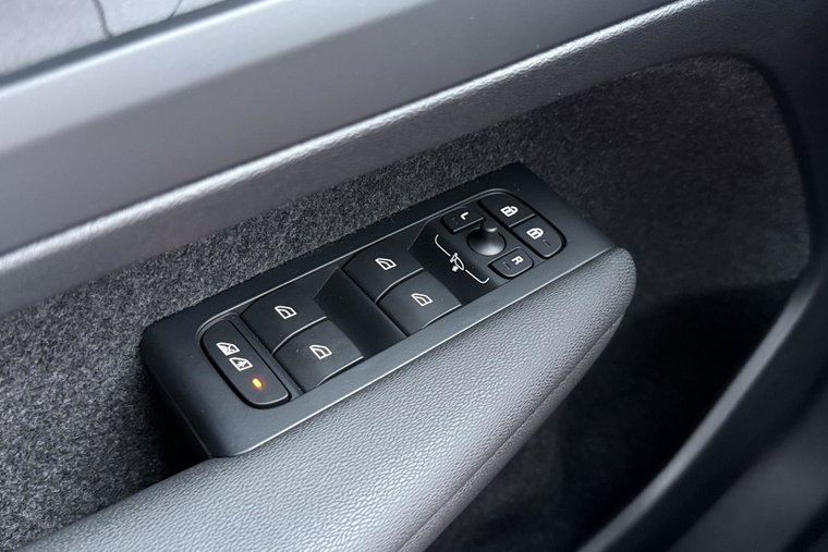 Vehicle Image 37