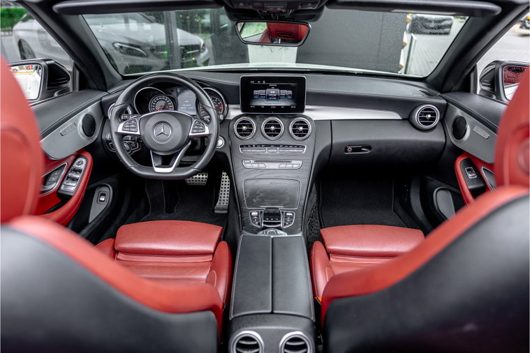 Vehicle Image 9