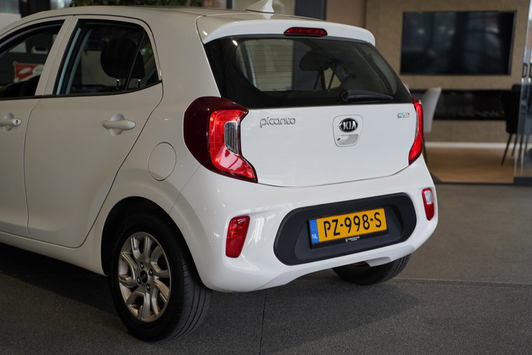 Vehicle Image 18