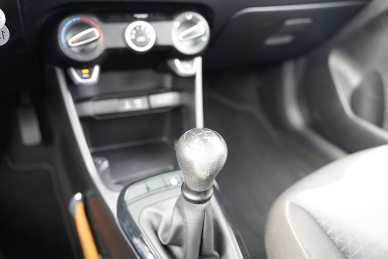 Vehicle Image 23