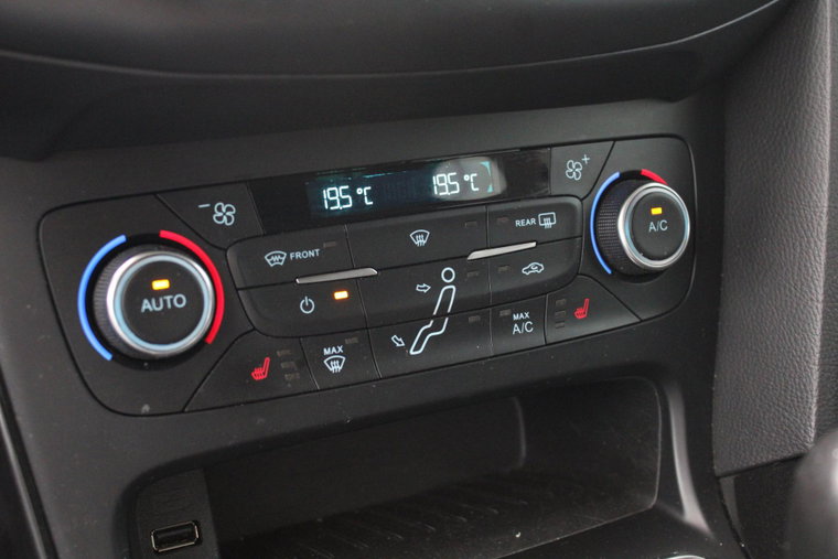 Vehicle Image 26