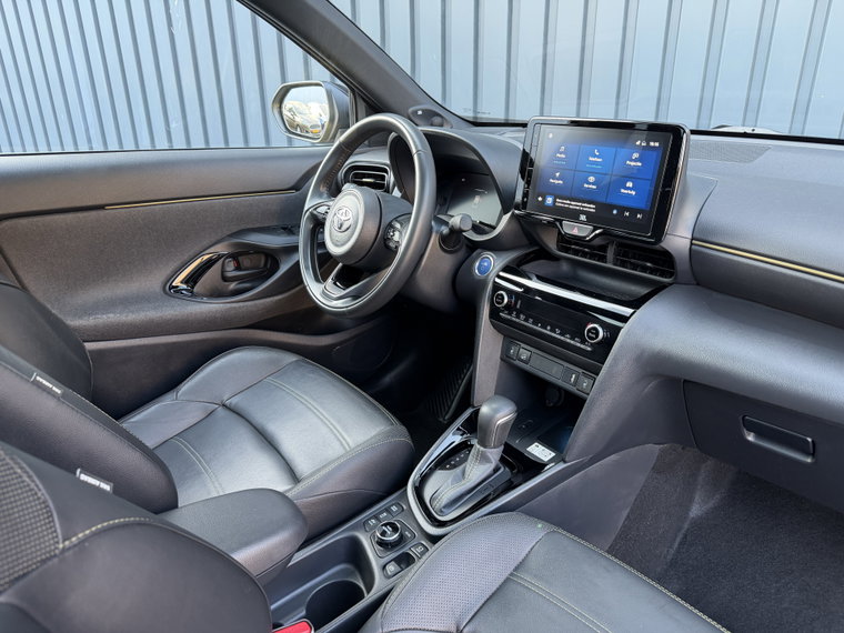 Vehicle Image 16