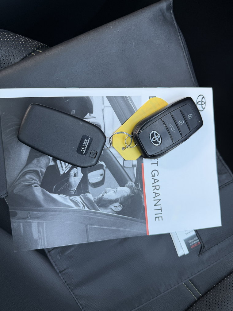 Vehicle Image 43