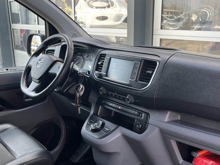 Vehicle Image 28