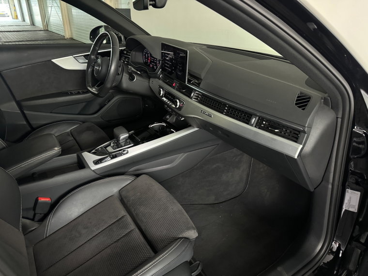 Vehicle Image 38