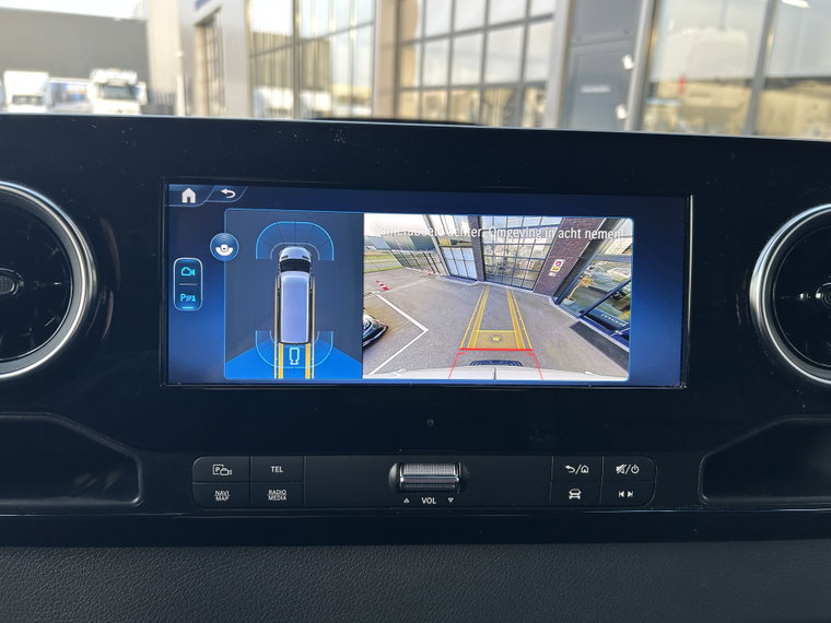 Vehicle Image 21
