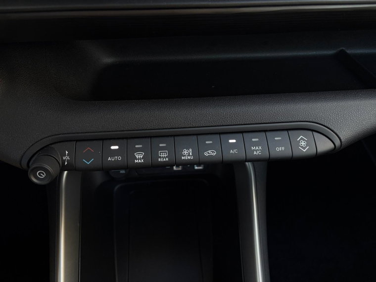 Vehicle Image 28