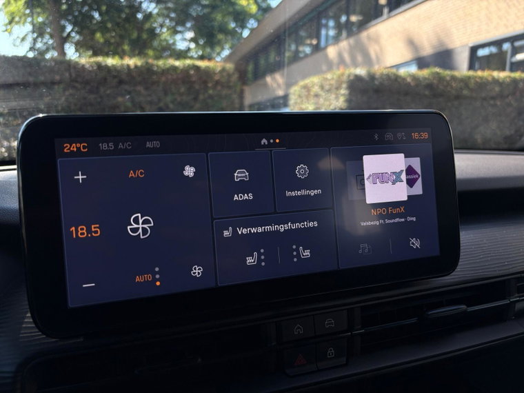 Vehicle Image 36