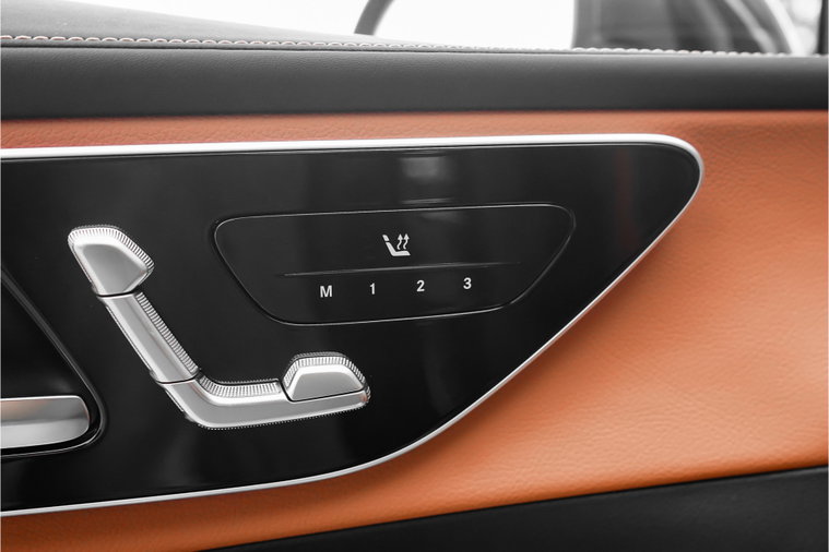 Vehicle Image 32