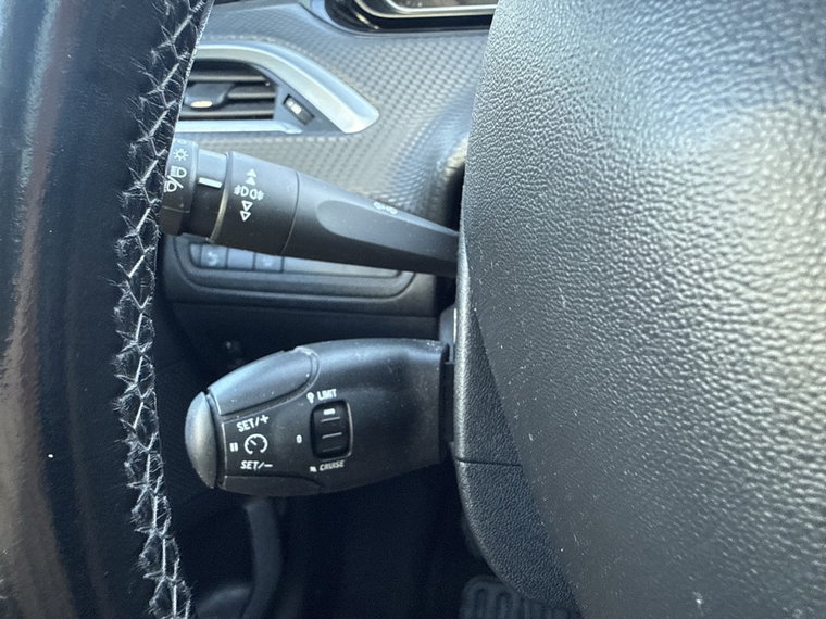 Vehicle Image 27