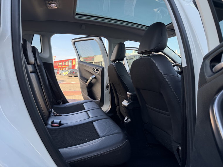 Vehicle Image 48