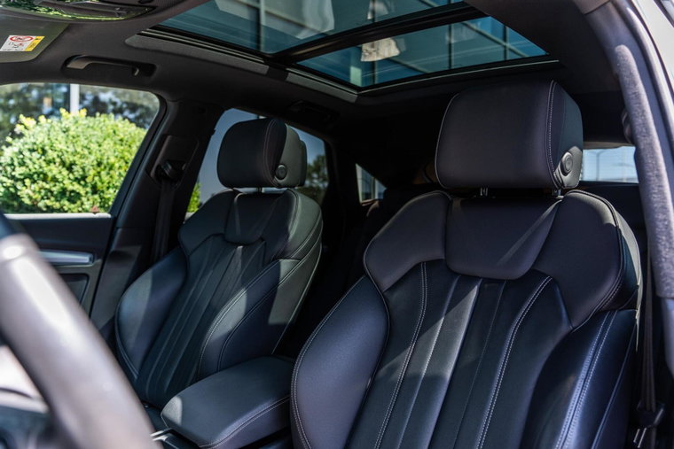 Vehicle Image 15