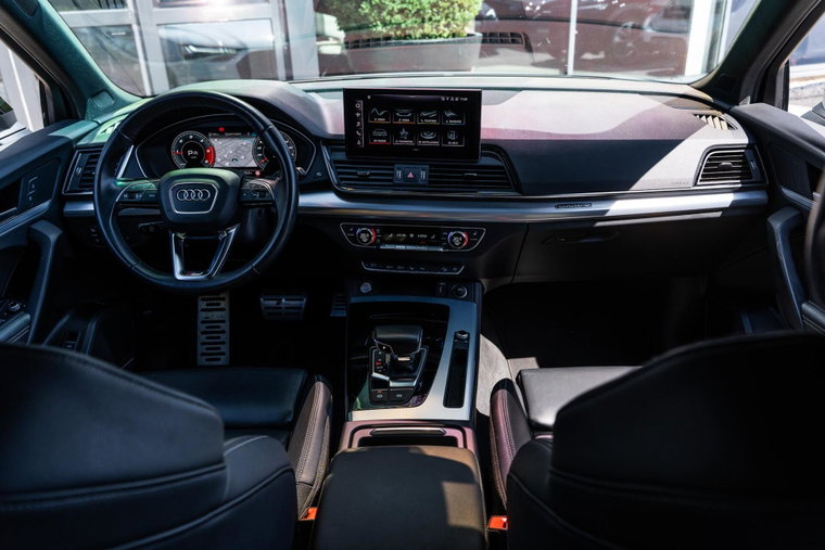 Vehicle Image 10