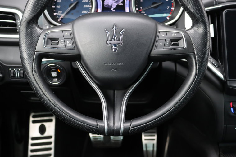 Vehicle Image 23