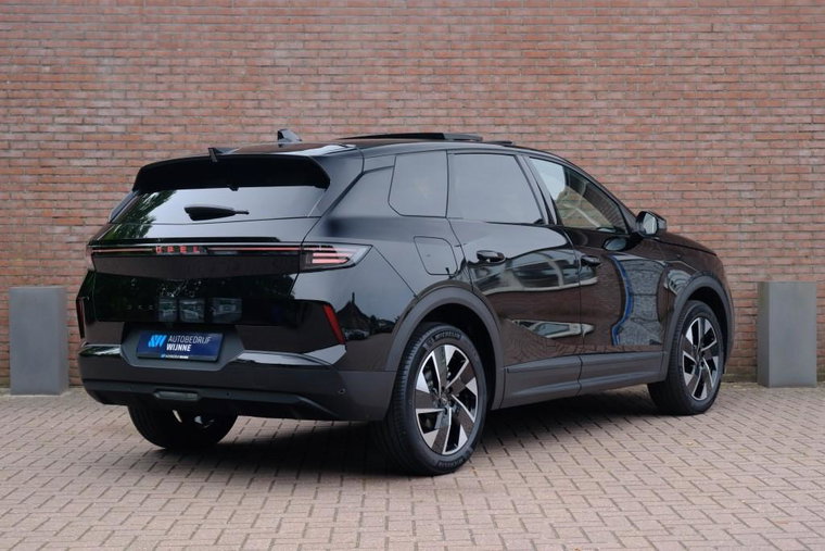 Vehicle Image 32