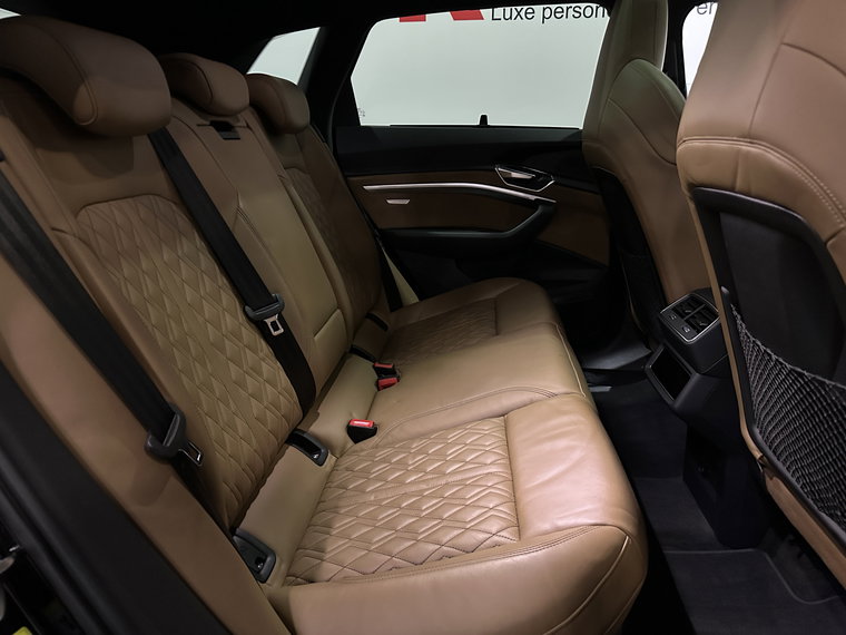 Vehicle Image 38