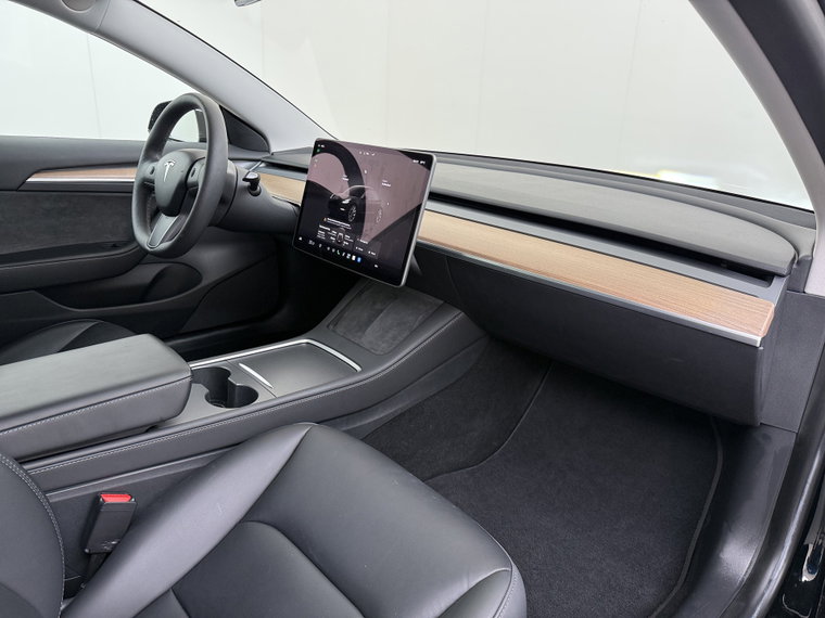 Vehicle Image 33