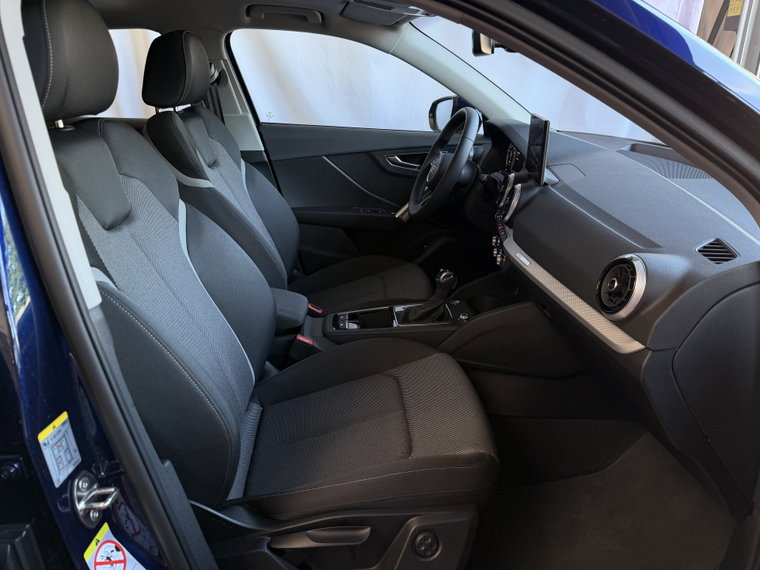 Vehicle Image 32