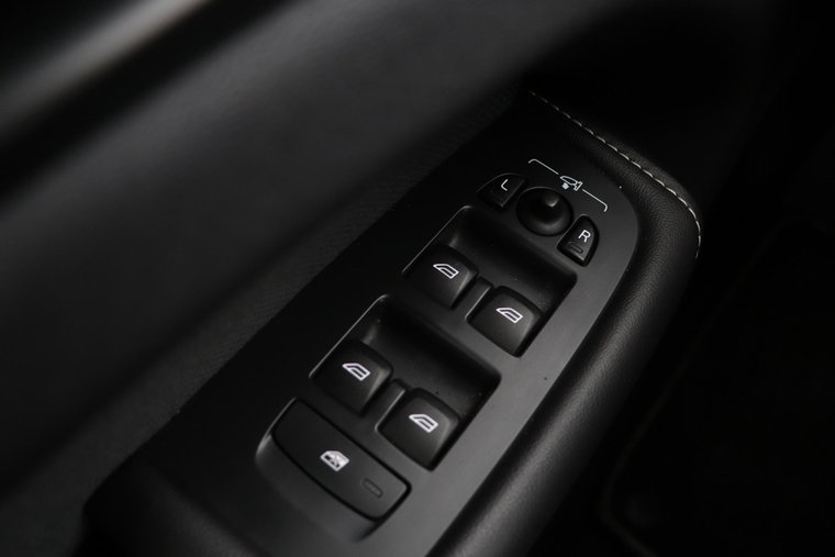 Vehicle Image 42