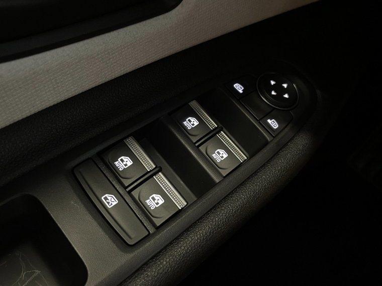 Vehicle Image 40