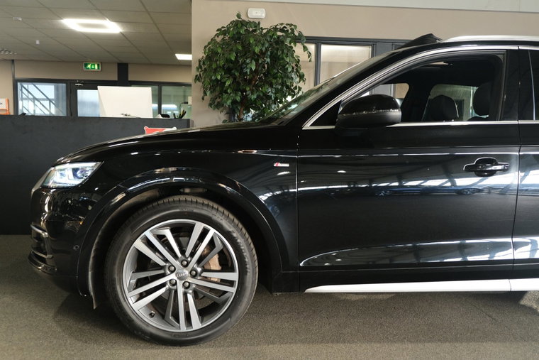 Vehicle Image 30