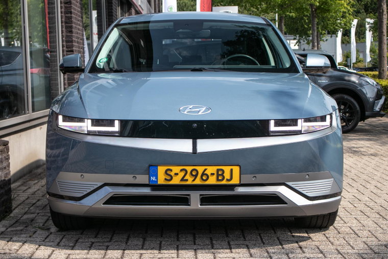 Vehicle Image 11