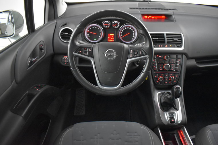 Vehicle Image 13