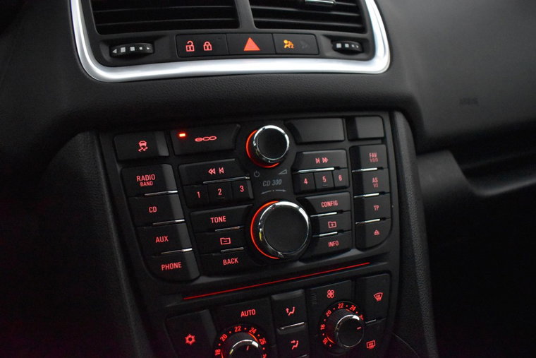 Vehicle Image 22
