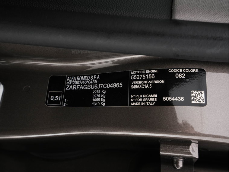 Vehicle Image 32