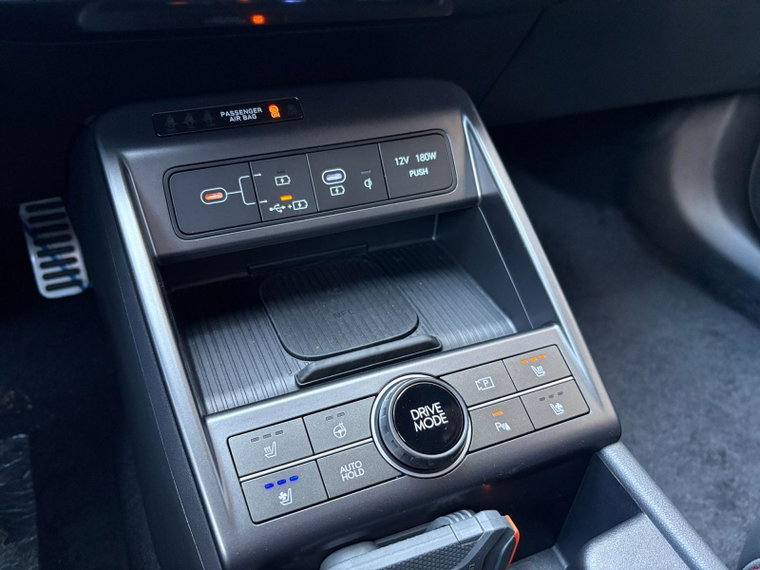 Vehicle Image 32