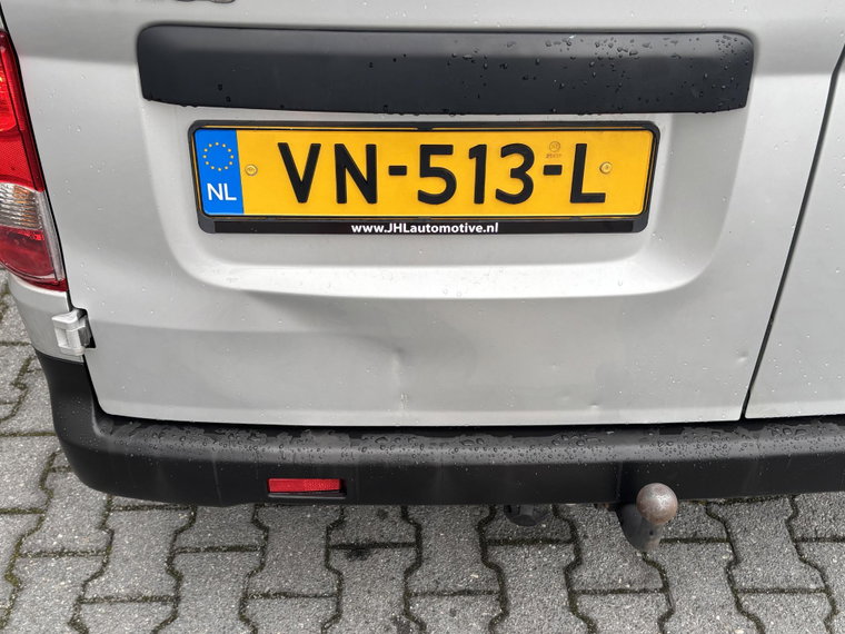 Vehicle Image 32