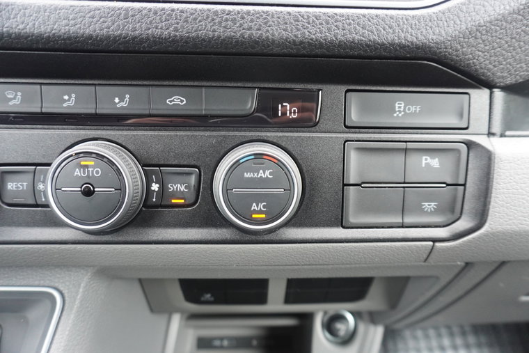 Vehicle Image 28