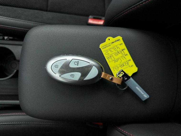 Vehicle Image 24