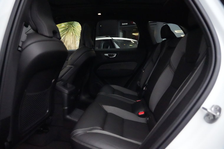 Vehicle Image 26