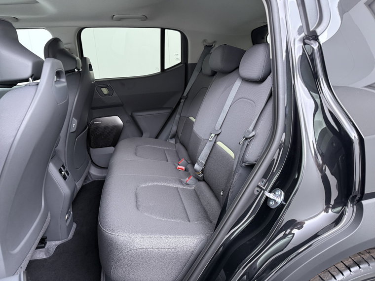 Vehicle Image 33