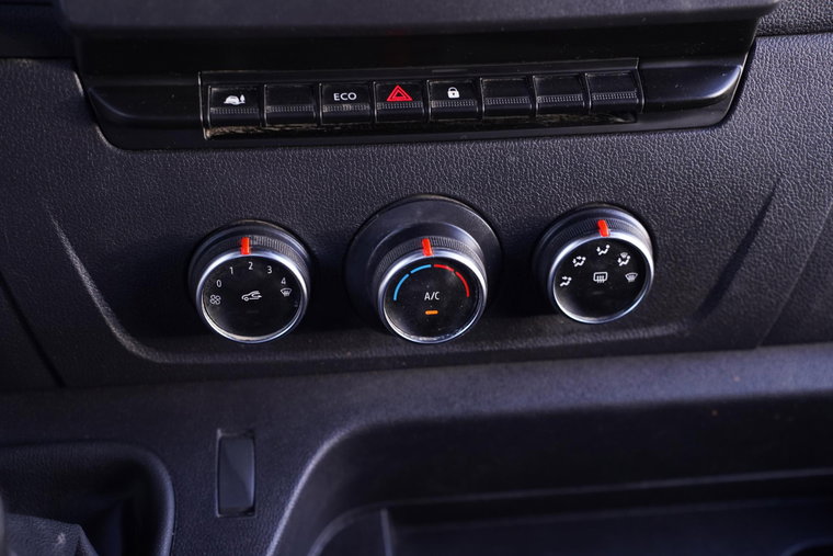 Vehicle Image 40