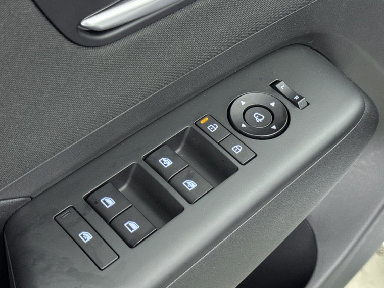 Vehicle Image 26
