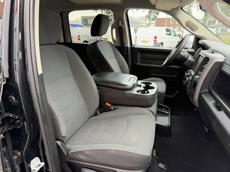 Vehicle Image 40