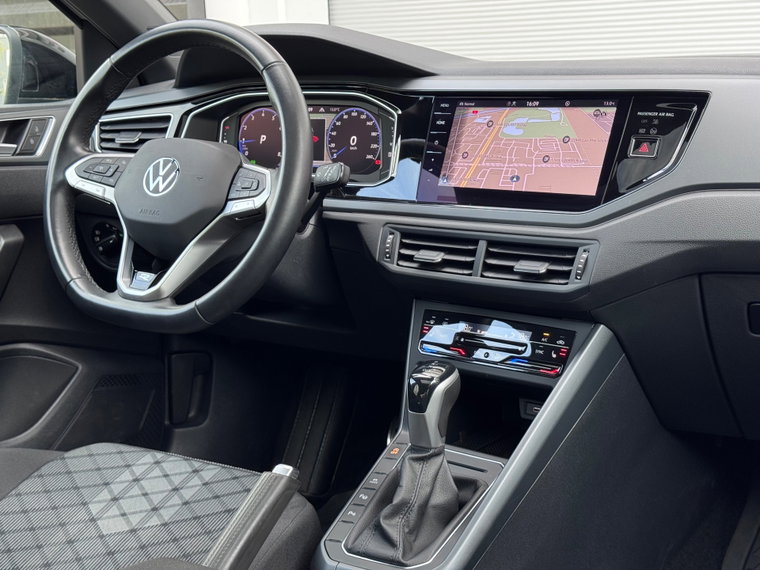 Vehicle Image 16