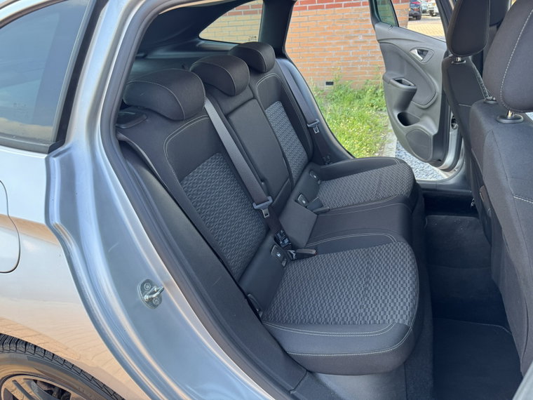Vehicle Image 26