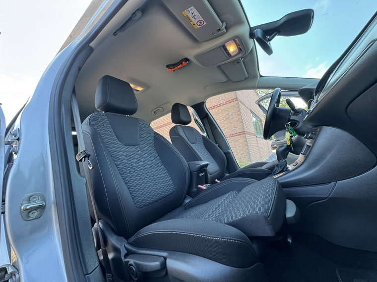 Vehicle Image 30
