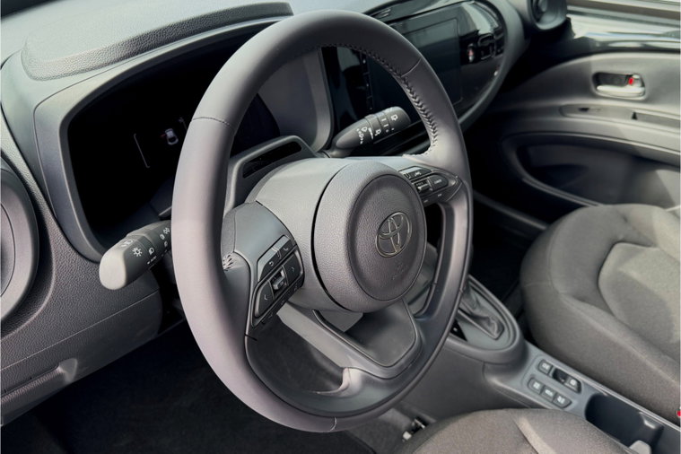 Vehicle Image 19