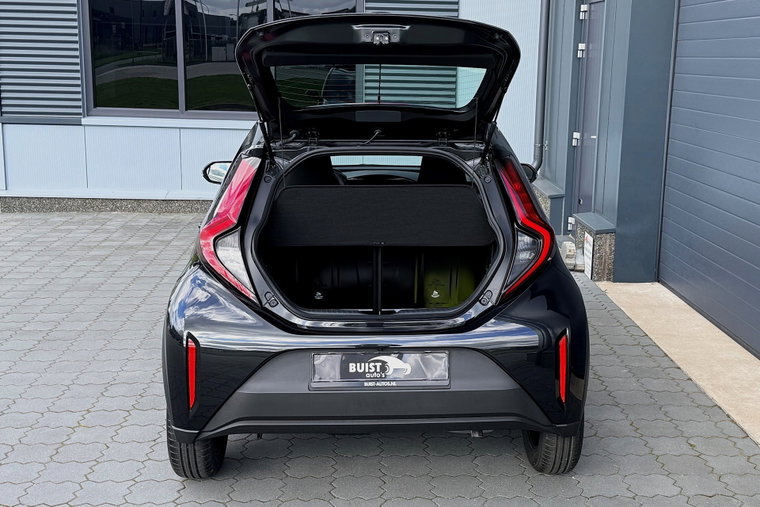 Vehicle Image 41