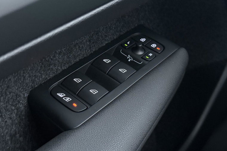 Vehicle Image 40
