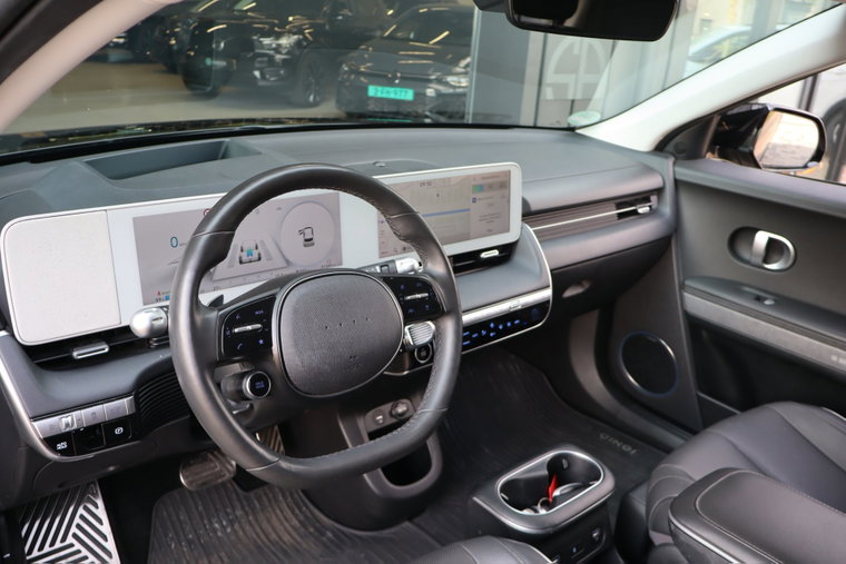 Vehicle Image 15