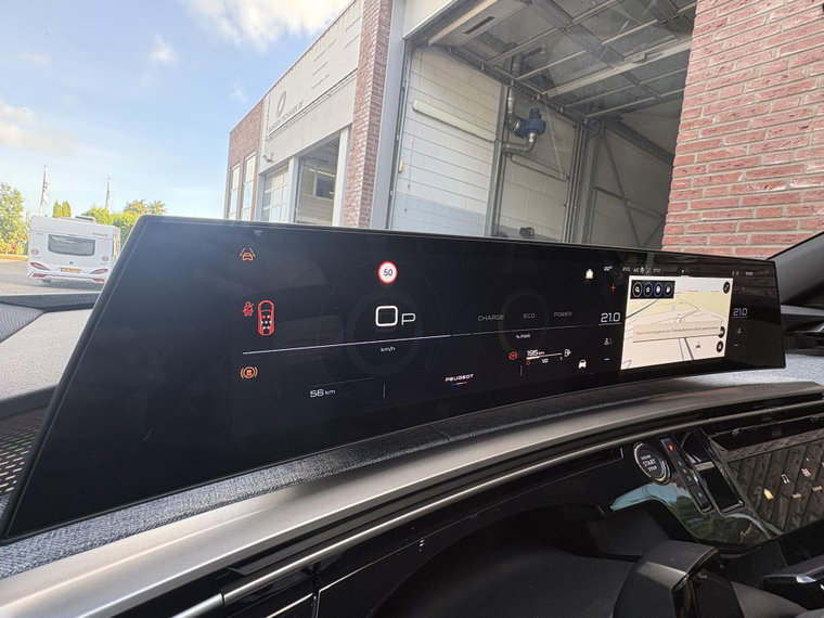 Vehicle Image 28