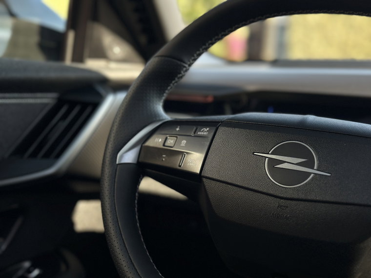 Vehicle Image 28