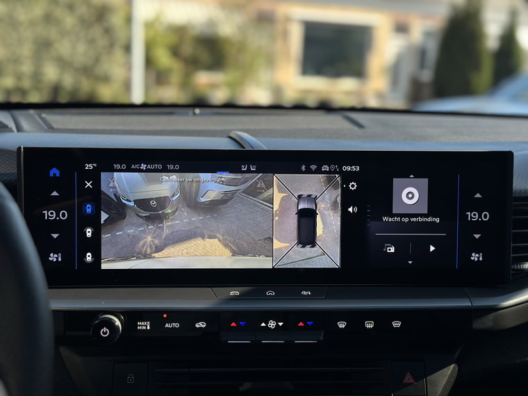 Vehicle Image 38